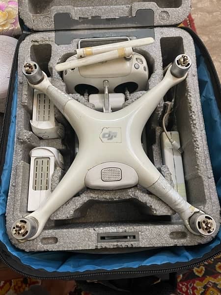 dji phantom 4 (advance) 1