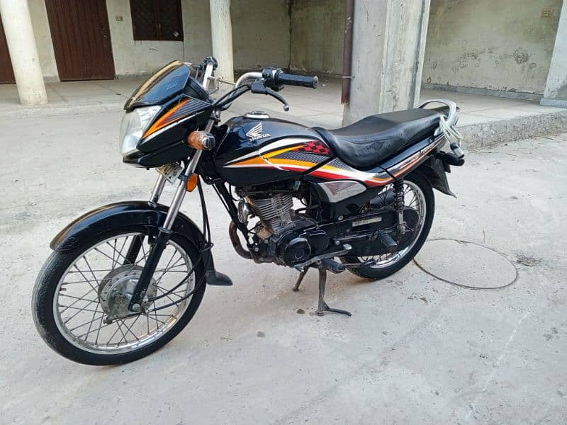 Honda 125 CG Dream in very Good Condition non accidental exchange also 1