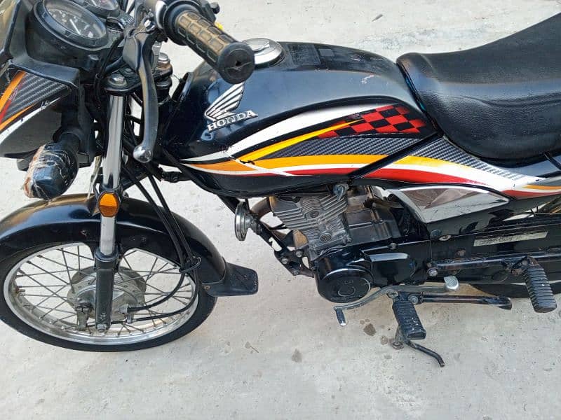 Honda 125 CG Dream in very Good Condition non accidental exchange also 2