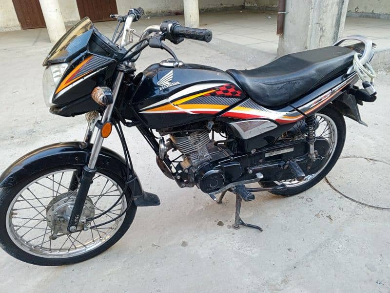 Honda 125 CG Dream in very Good Condition non accidental exchange also 3