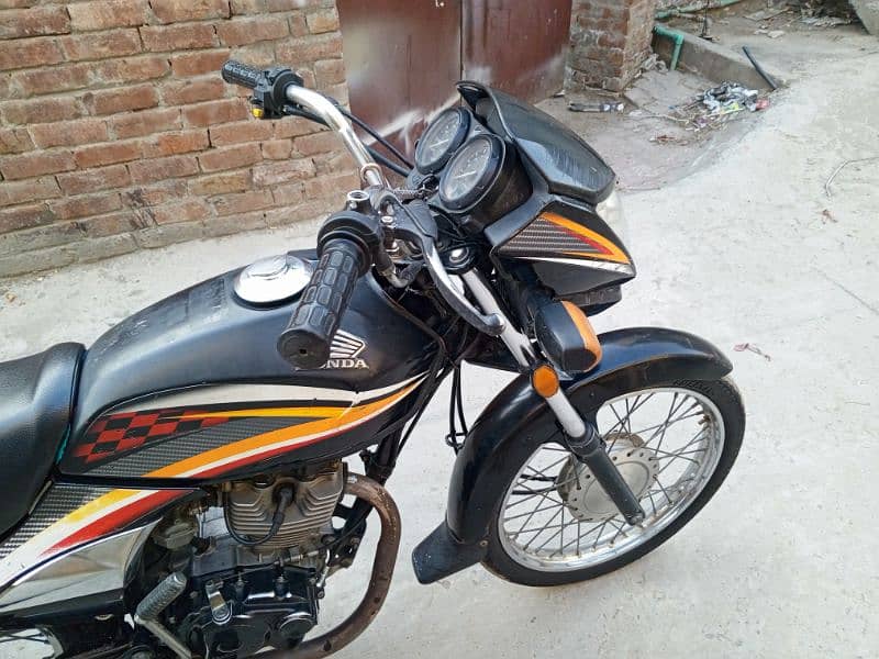 Honda 125 CG Dream in very Good Condition non accidental exchange also 6