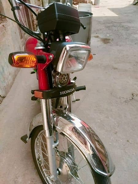 Honda 70 APL Model 2023 Showroom Condition Home use 5