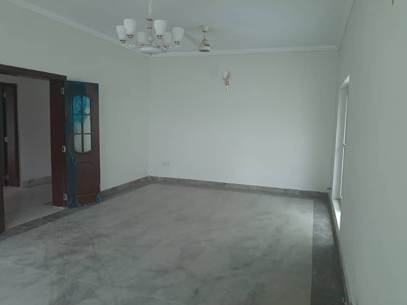One Kanal House Of Paf Falcon Complex Near Kalma Chowk And Gulberg Iii Lahore Available For Rent 9