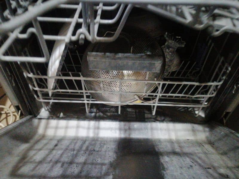A Dawlance dishwasher 6