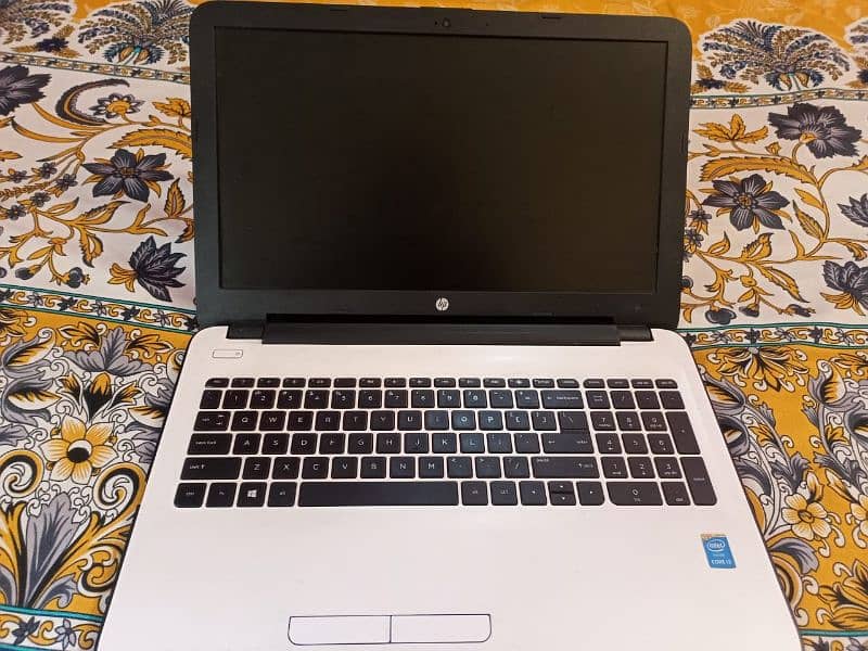 HP Laptop: Intel Core i3, 1024GB HDD, Windows 10 Pro 0