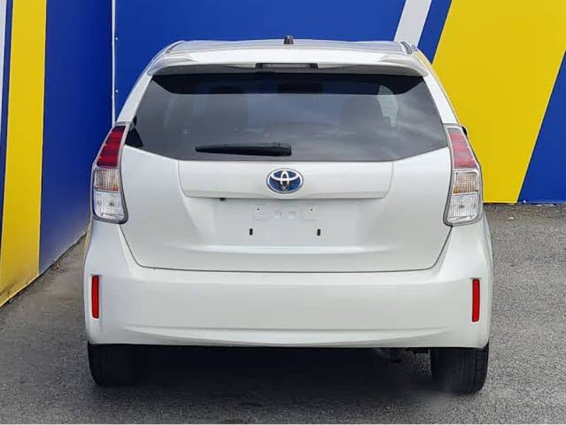 Prius Alpha back bumper / rear bumper 0