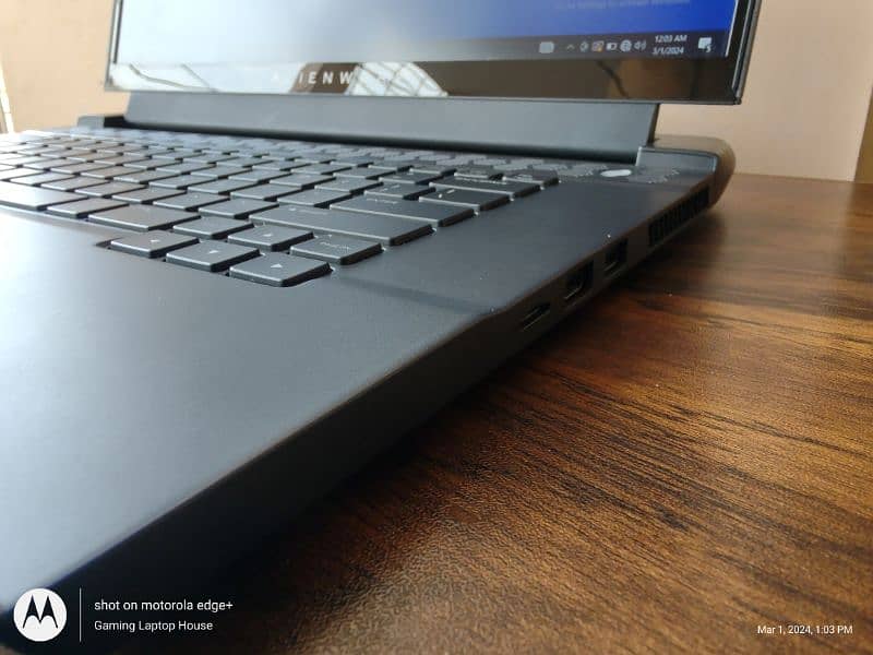 Alienware M15 R3 Gaming Laptop 5