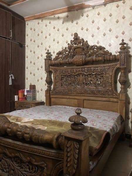 chinot wood bed and dressing table 2