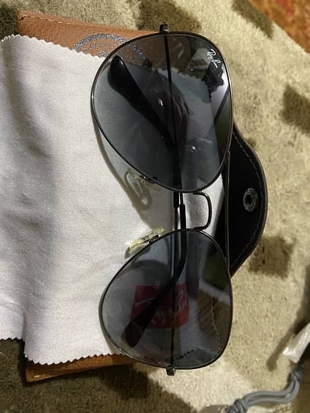 Ray Ban Sun Glasses Mint Condition 0