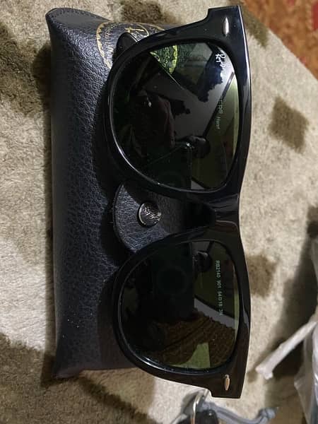 Ray Ban Sun Glasses Mint Condition 2