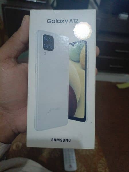 Samsung Galaxy A12 4 GB + 128 GB 7