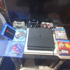Ps4 imported with 3 controllers and 4 CD also GTA5 premium  Edition