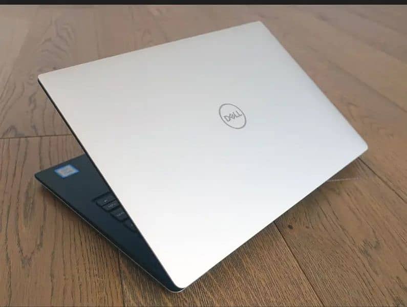 Dell XPS 13 , 9370  laptop 3