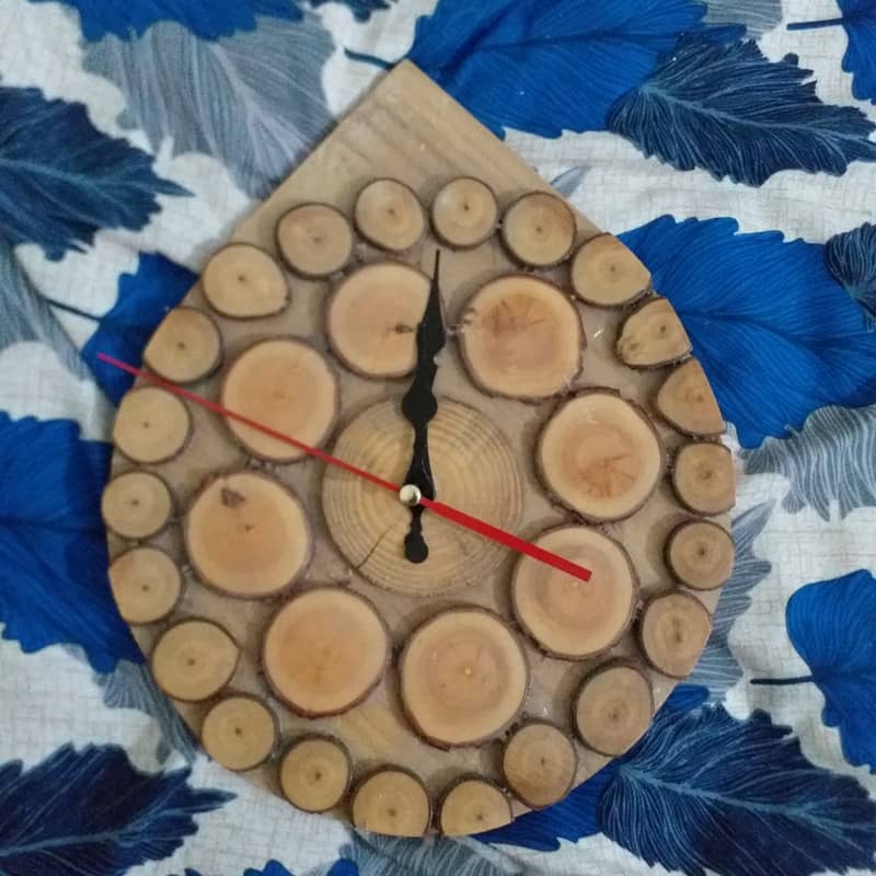wooden clock/clock/wall clock/home decoration item 1