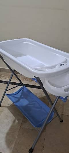 Changing station with Bath Tub