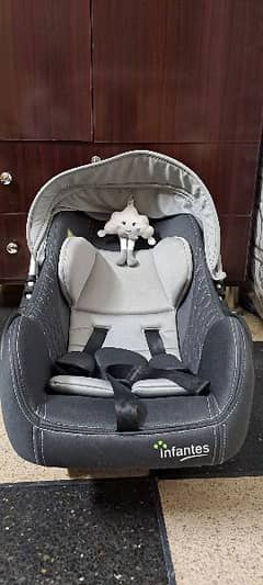 Baby carrycoat / 2 in 1 baby carrycoat and car seat