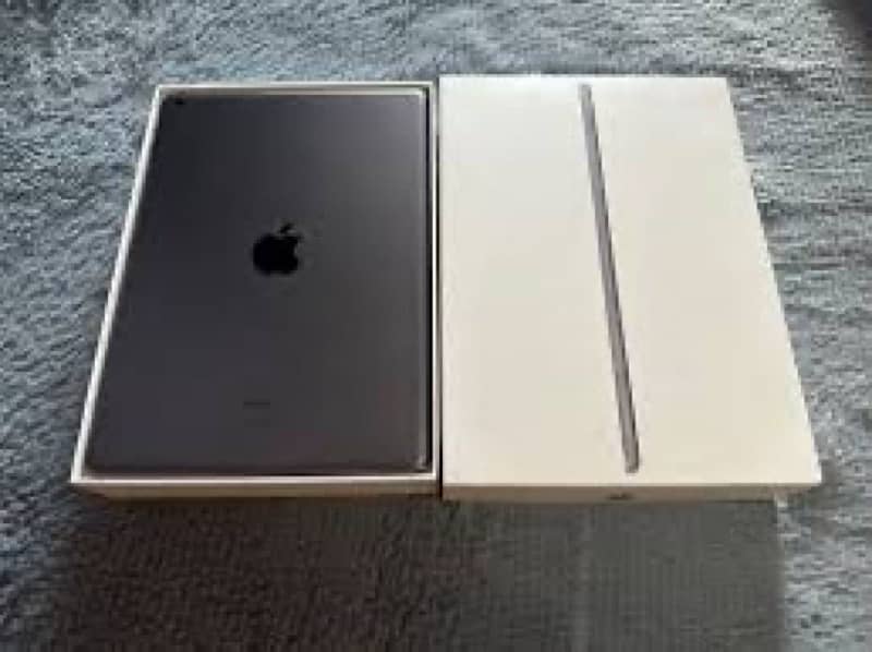iPad 9 Gen Box open 10/10 64GB 1