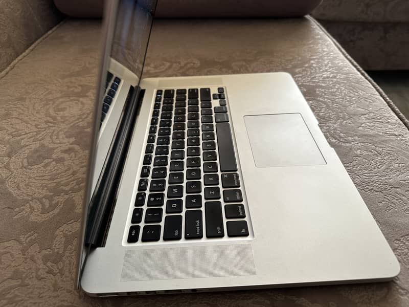 Macbook Pro 2015 15 inch CTO model 1