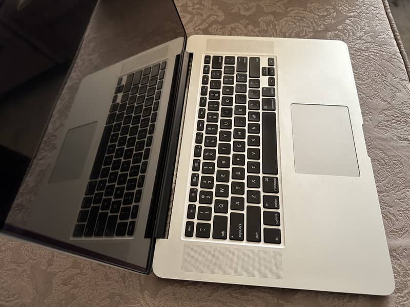 Macbook Pro 2015 15 inch CTO model 3