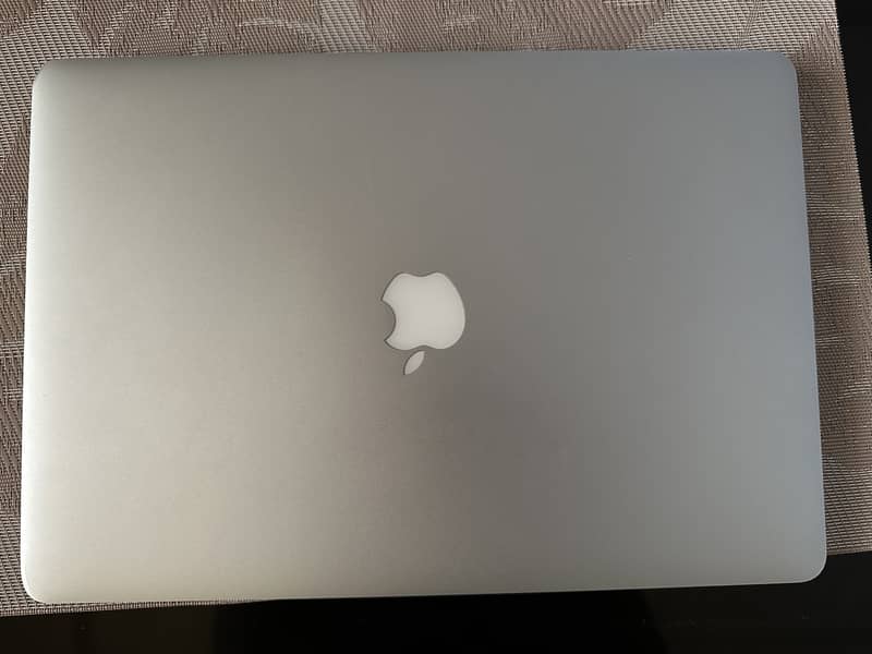 Macbook Pro 2015 15 inch CTO model 7