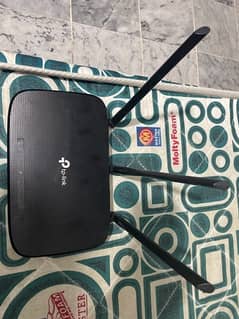 TP Link TL WR940n 450mbps router for sale, just new with box