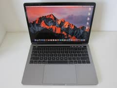 Mackbook Pro 2017 core i7 13inch with Touch Bar