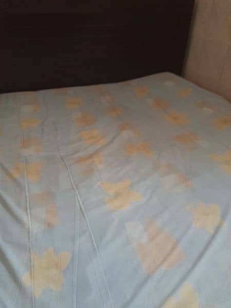 double and single mattress 5