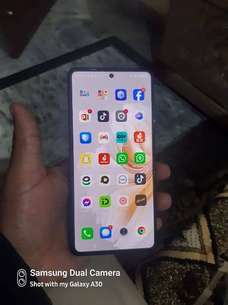 Tecno camon 20 pro 9