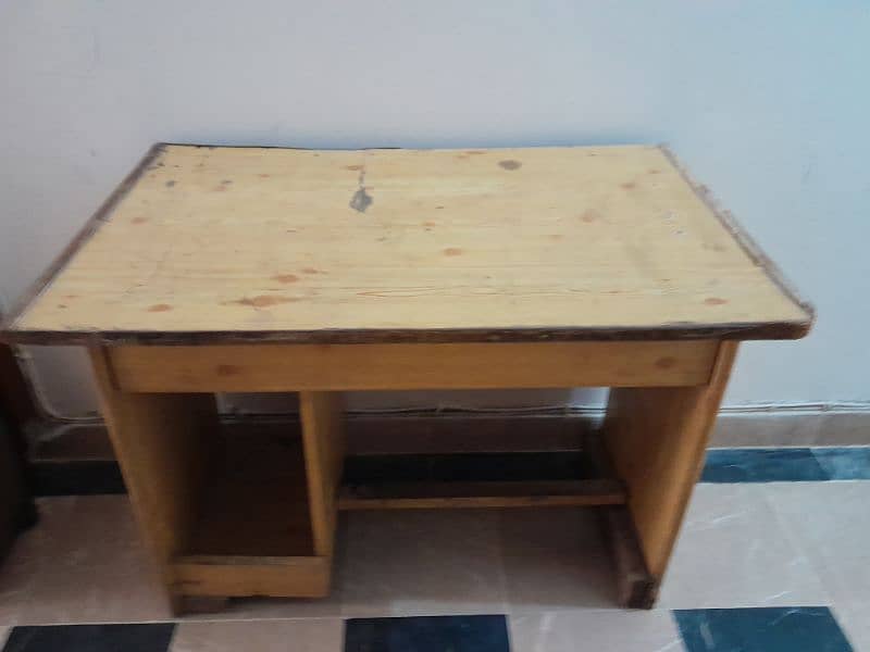 used computer table, condition 8/10 1