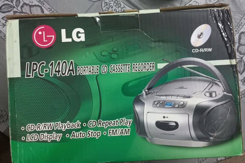 LG Portable CD CASSETTE PLAYER/RECORDER 0