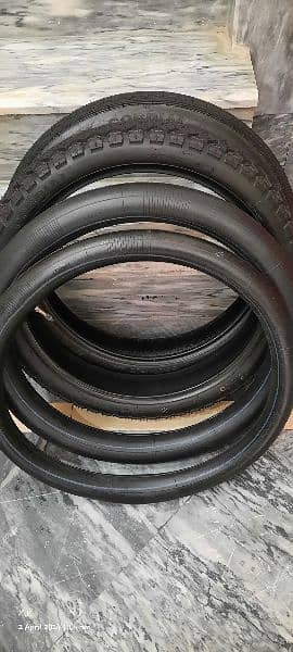 HONDA CB150F GENIUNE TYRES AND TUBES. 2