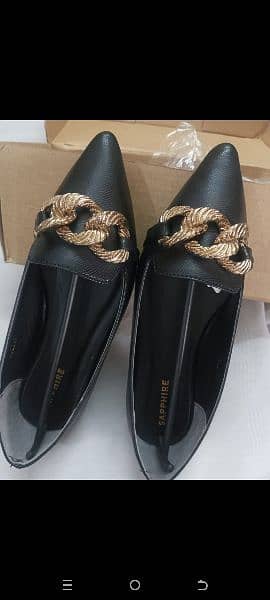 black flat pump shoes 2