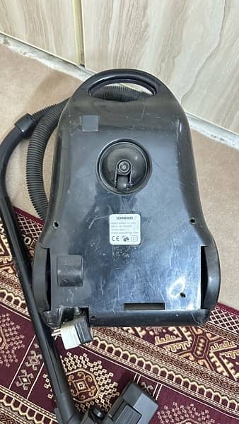 Vacuum Cleaner 1500 Watt Schneider 3