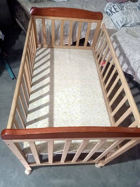 wood bed urgent sale 5