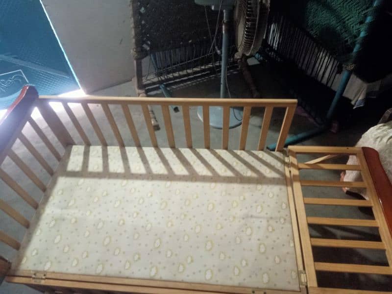 wood bed urgent sale 6