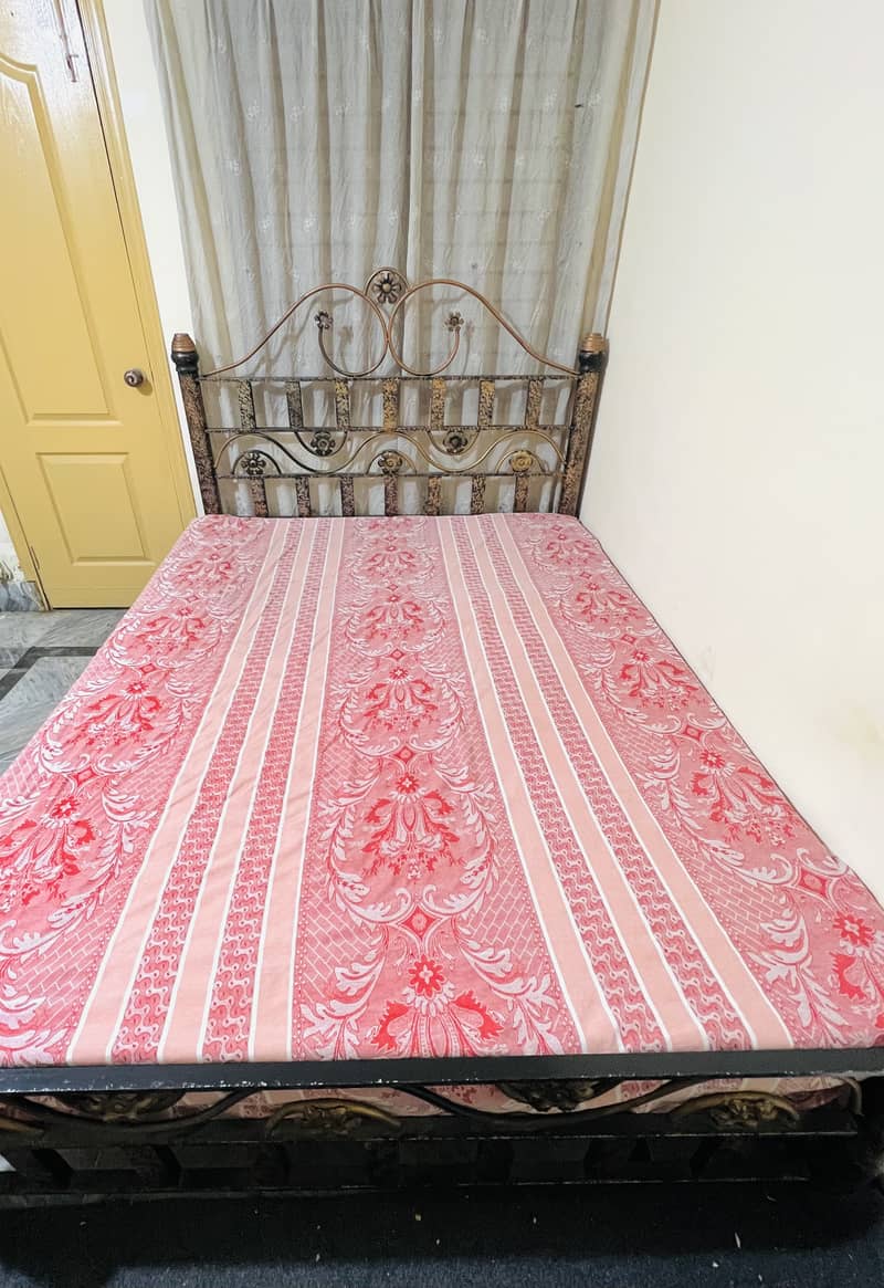 Wrought Iron bed for sale in Islamabad 2