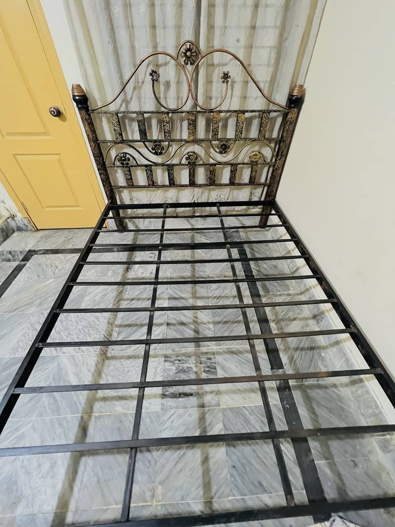 Wrought Iron bed for sale in Islamabad 4