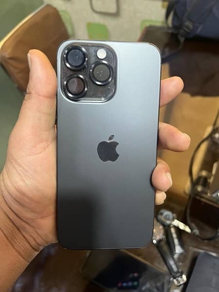 apple Iphone 15 pro max 2