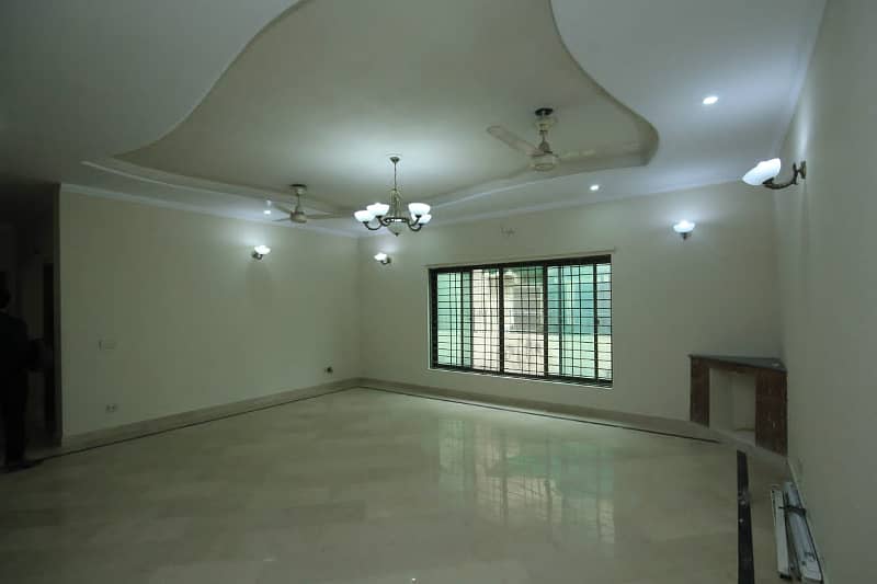 1 Kanal Lower Portion For Rent in DHA Phase 1 9
