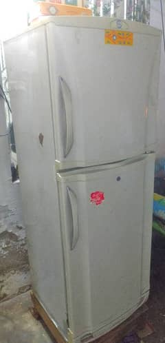 fridge in good condion 0