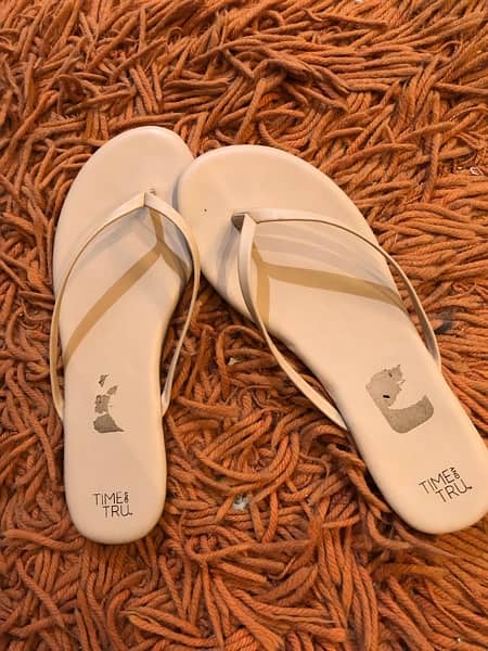 time and tru branded slipper 1