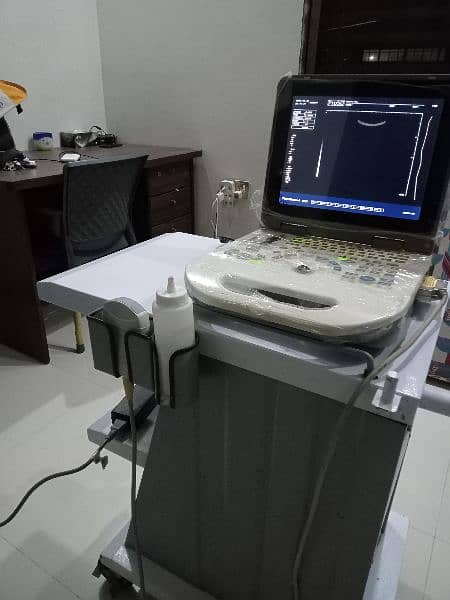 A1+ Like New Ultrasound Laptop Machine & trolley & bettery backup 9