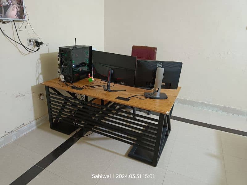 Metal Frame Computer Table with Side Table 0