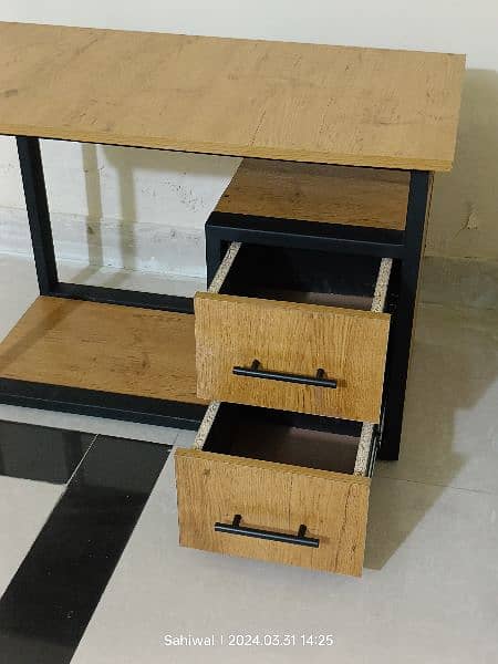 Metal Frame Computer Table with Side Table 9