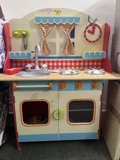 Toy kitchen 0