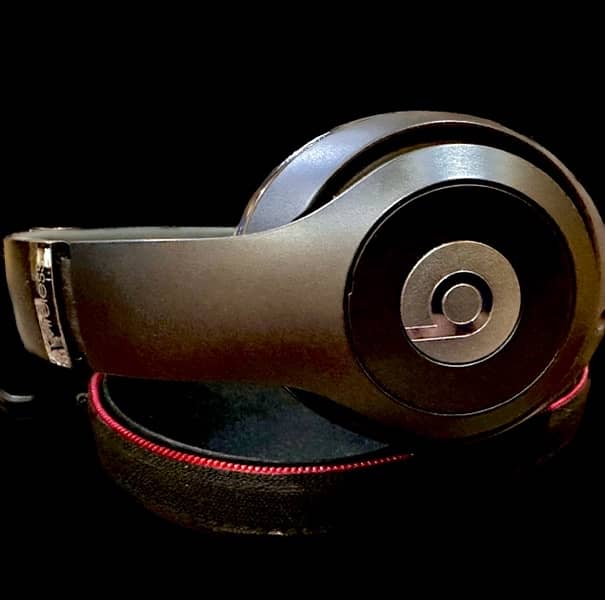 Beats Original Studio B0501 (Awesome Handphone) 2