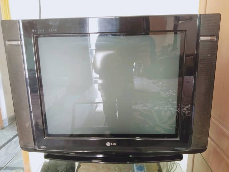 LG Coloured Television (TV) For Sale In Good and Wonderful Condition 0
