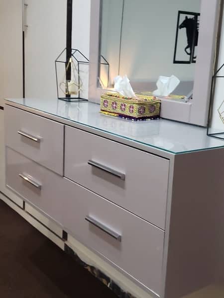 bed dressing table full size cupboard 9