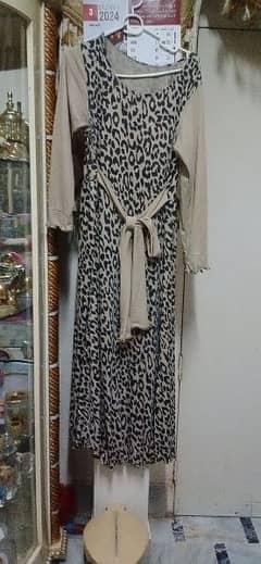 2 abayas in 1500