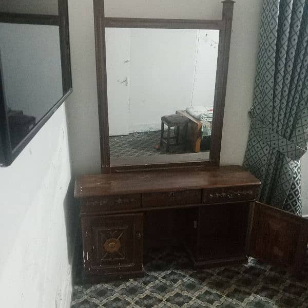 dressing table with seater for sale in HMC colony taxila 0